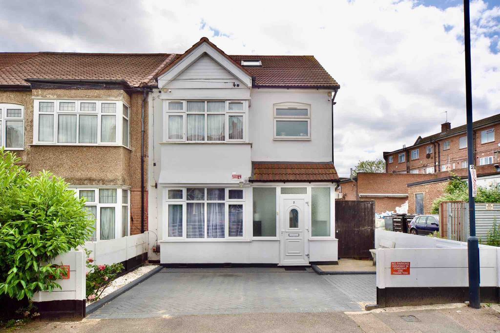 Property photo 1 of 25 7 Bedroom End Of Terraced House For Sale In Kingsbury