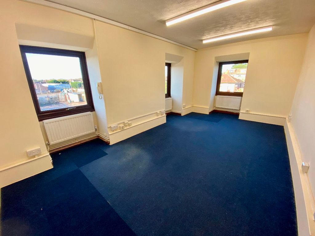 Property photo 2 of 3