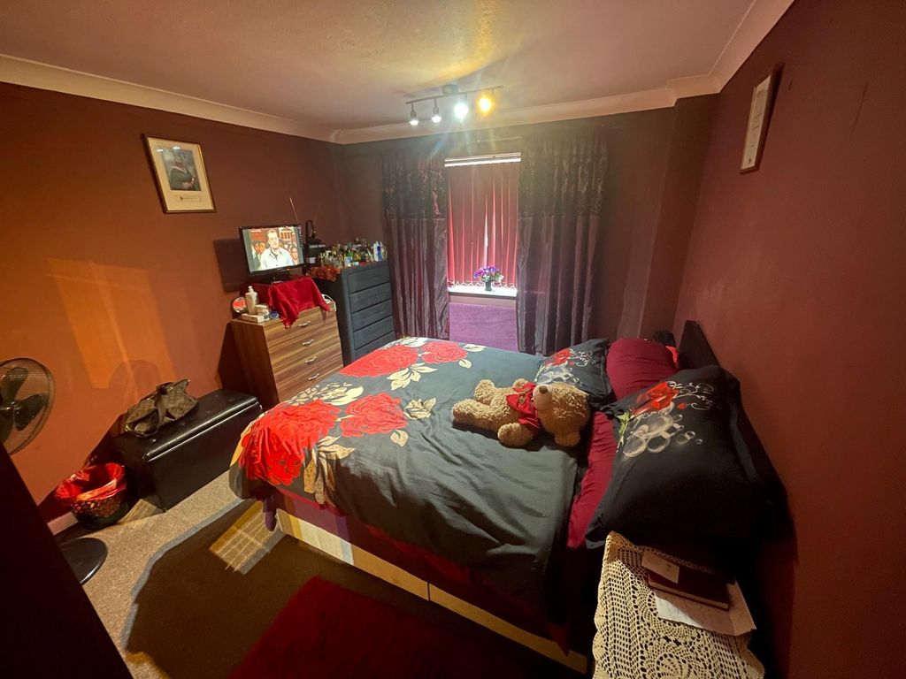 Property photo 1 of 11 1 Bed Maisonette For Sale Cavendish Close, Hayes Ub4