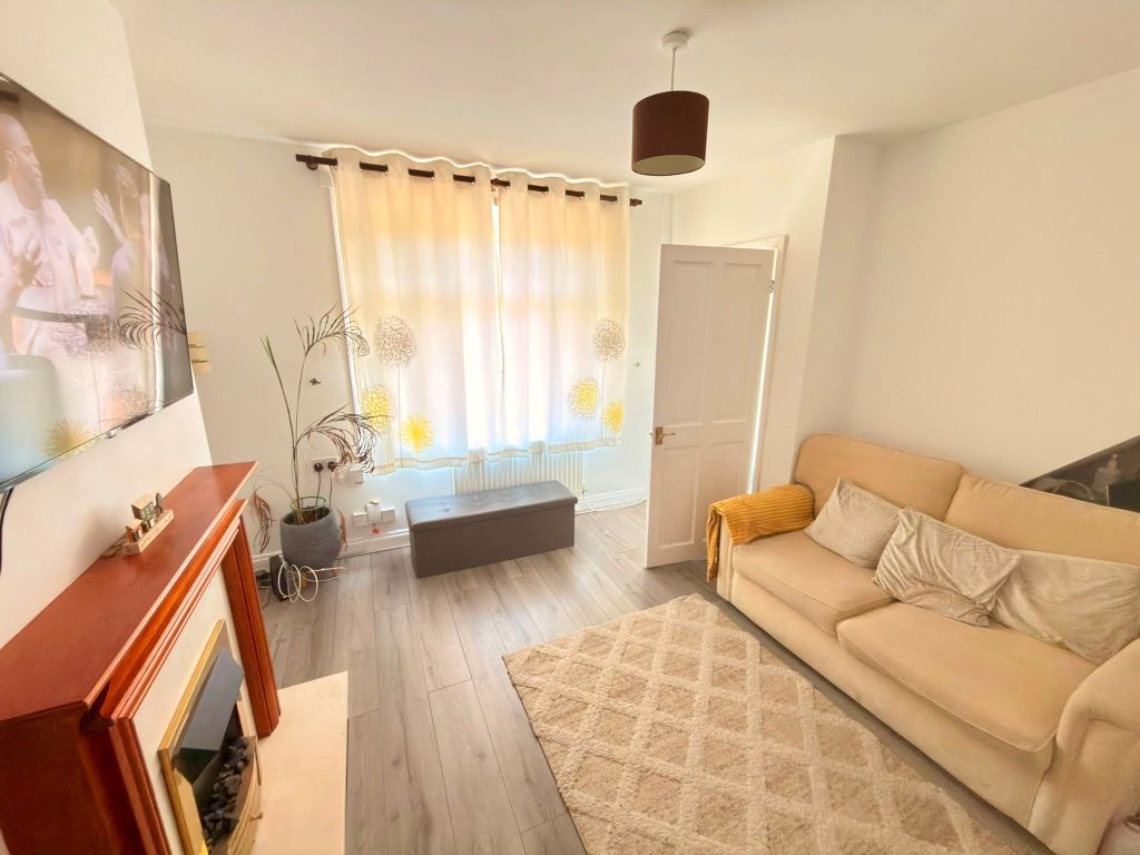 Property photo 2 of 9