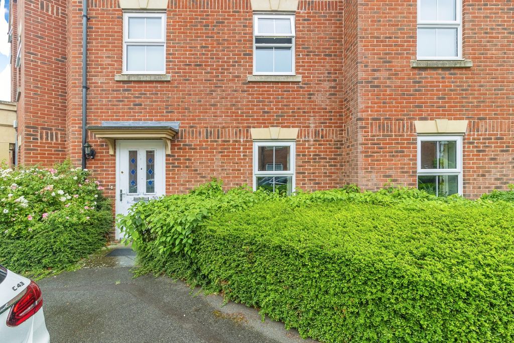 Property photo 1 of 21