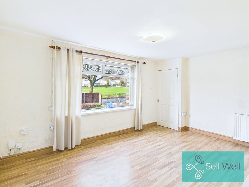 Property photo 3 of 16 Lounge