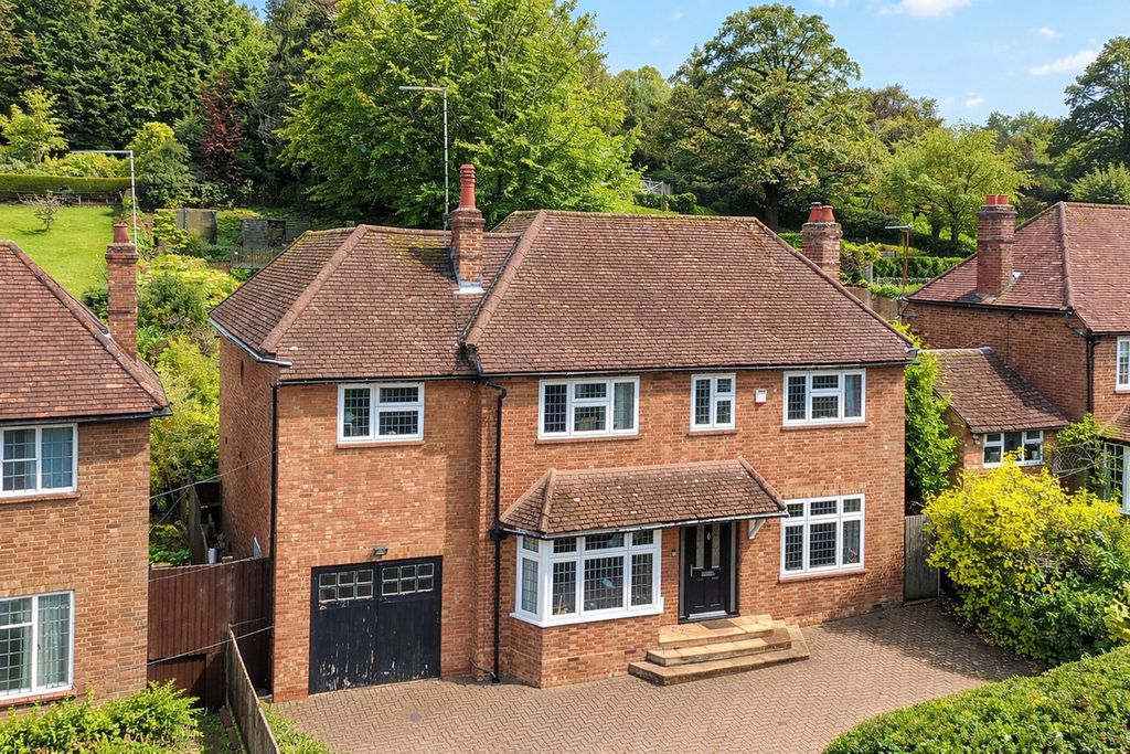 Property photo 1 of 32