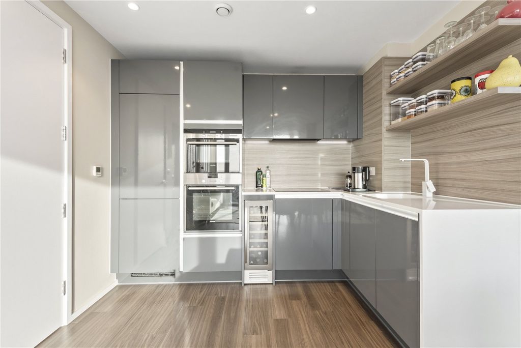 Property photo 3 of 15 Kitchen