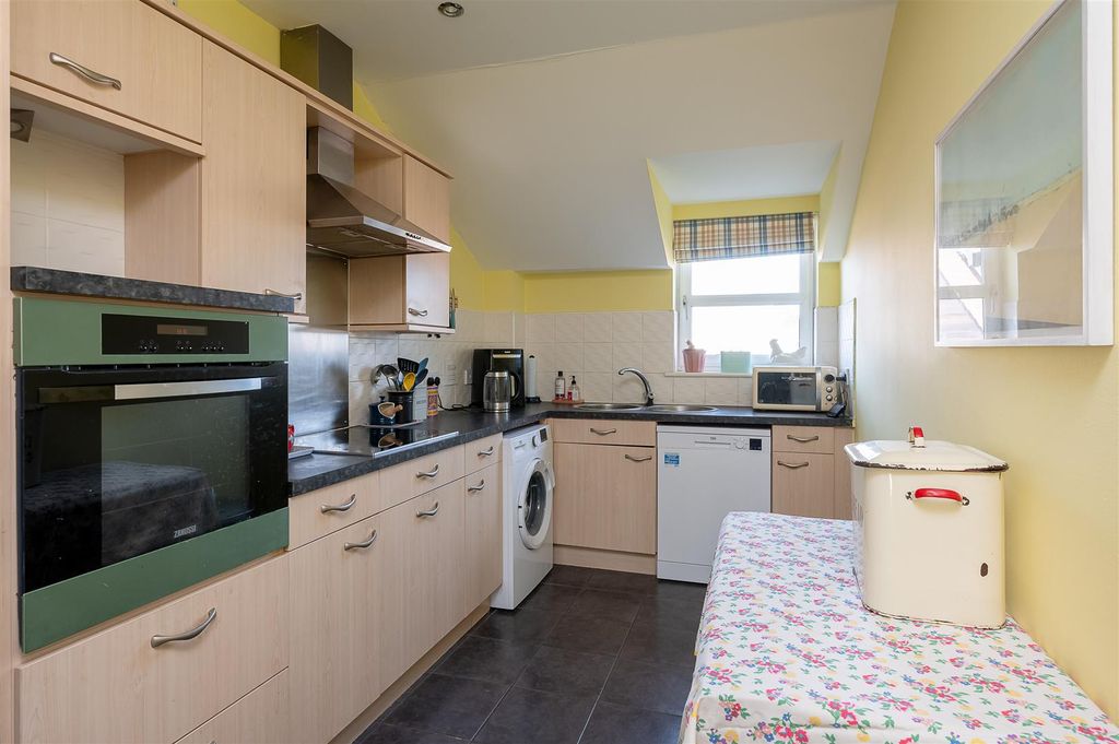 Property photo 2 of 14 Kitchen