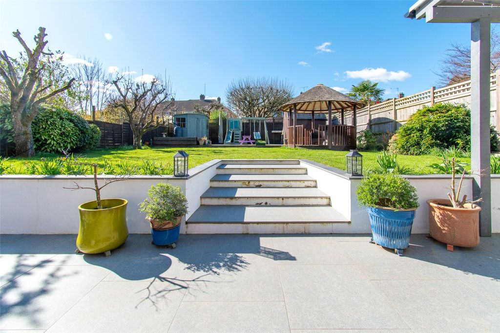 Property photo 2 of 33 Picture No. 52