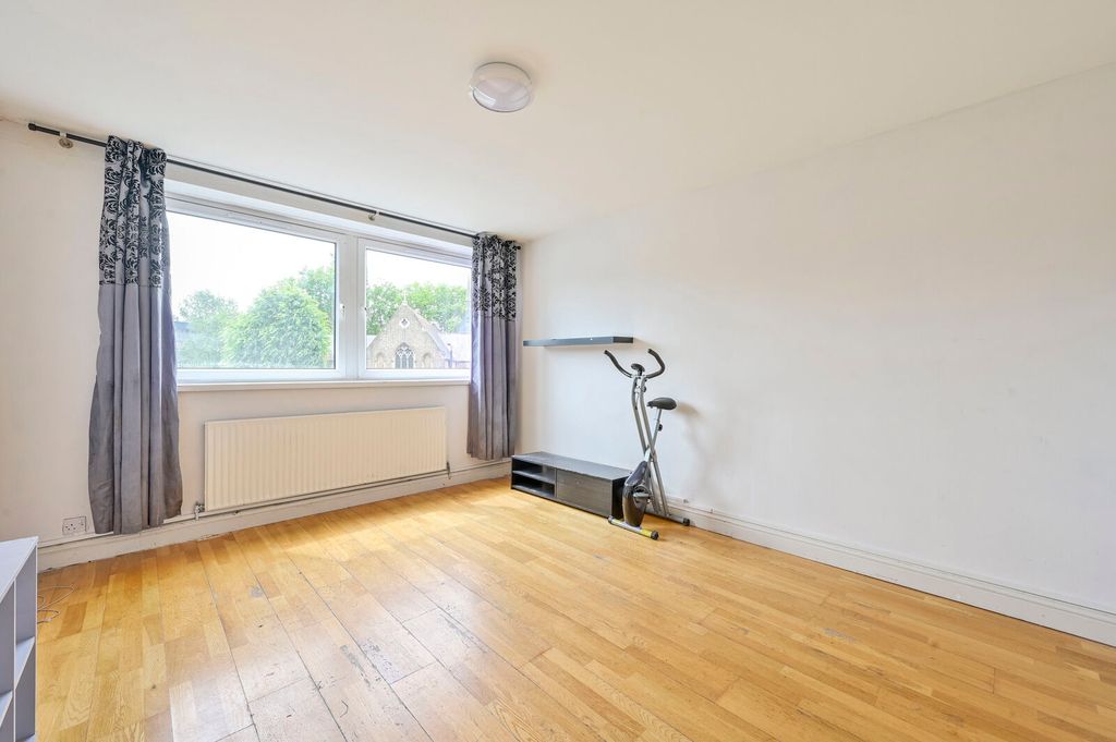 Property photo 2 of 7