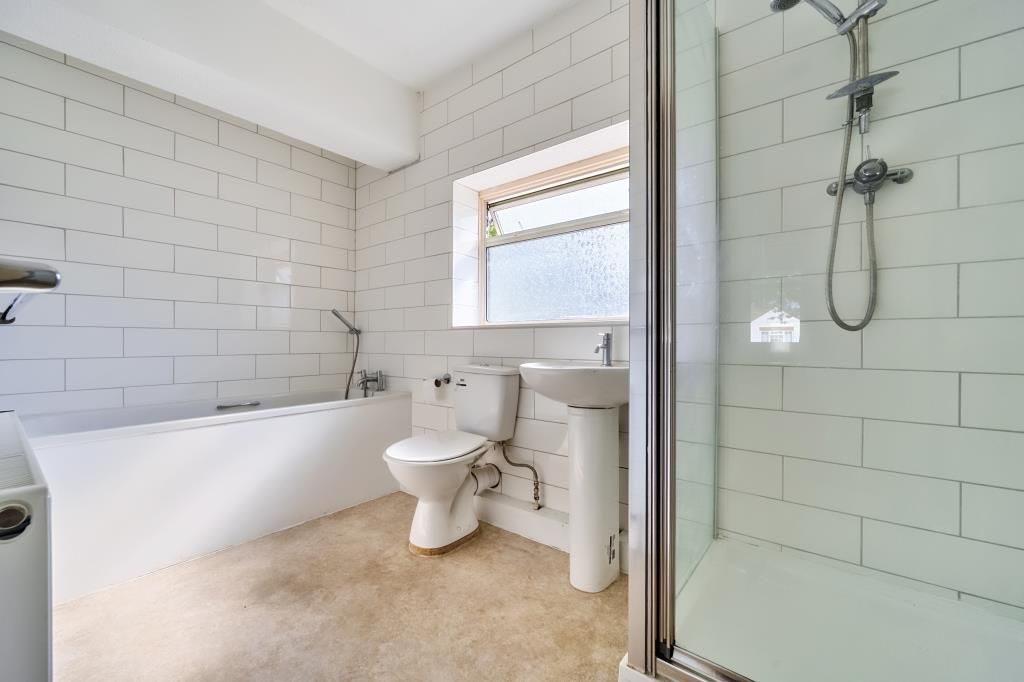 Property photo 3 of 22 Bathroom