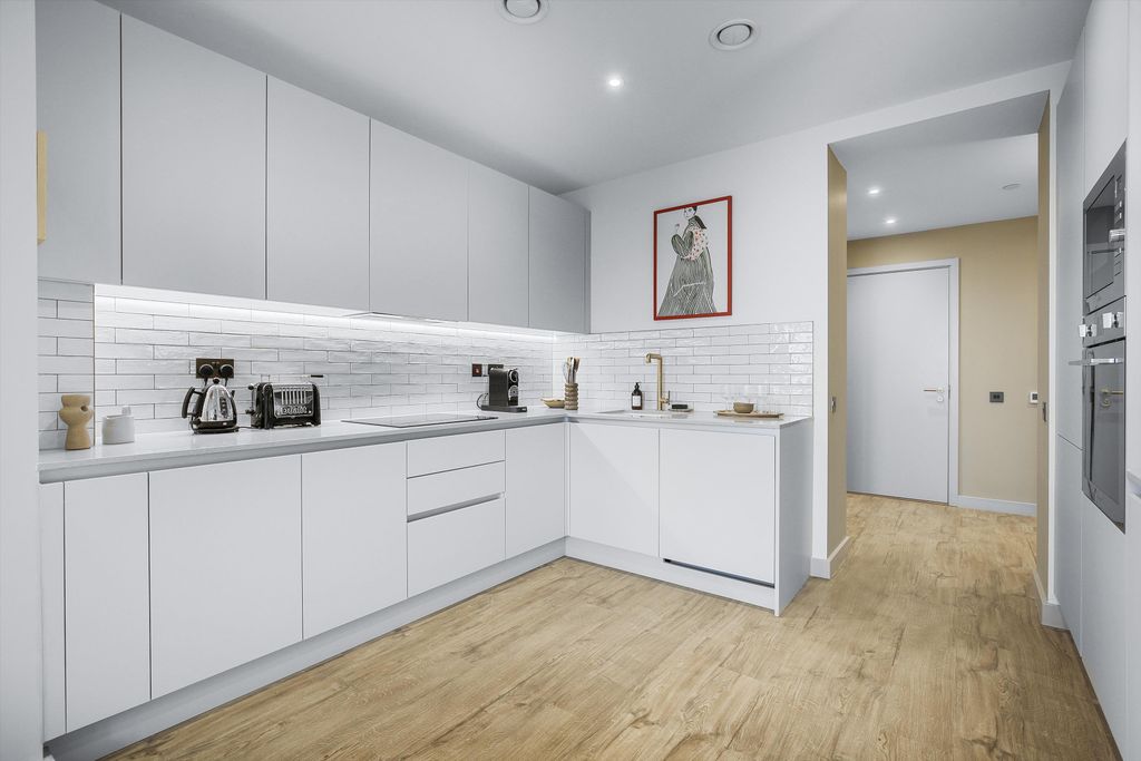 Property photo 2 of 21 Image