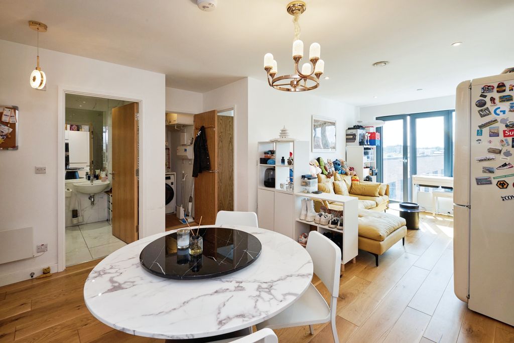 Property photo 3 of 15 Open Plan