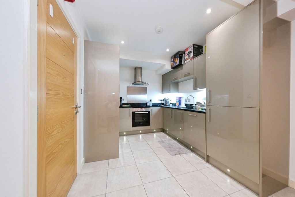 Property photo 2 of 17 Pbox-Img.Jpg