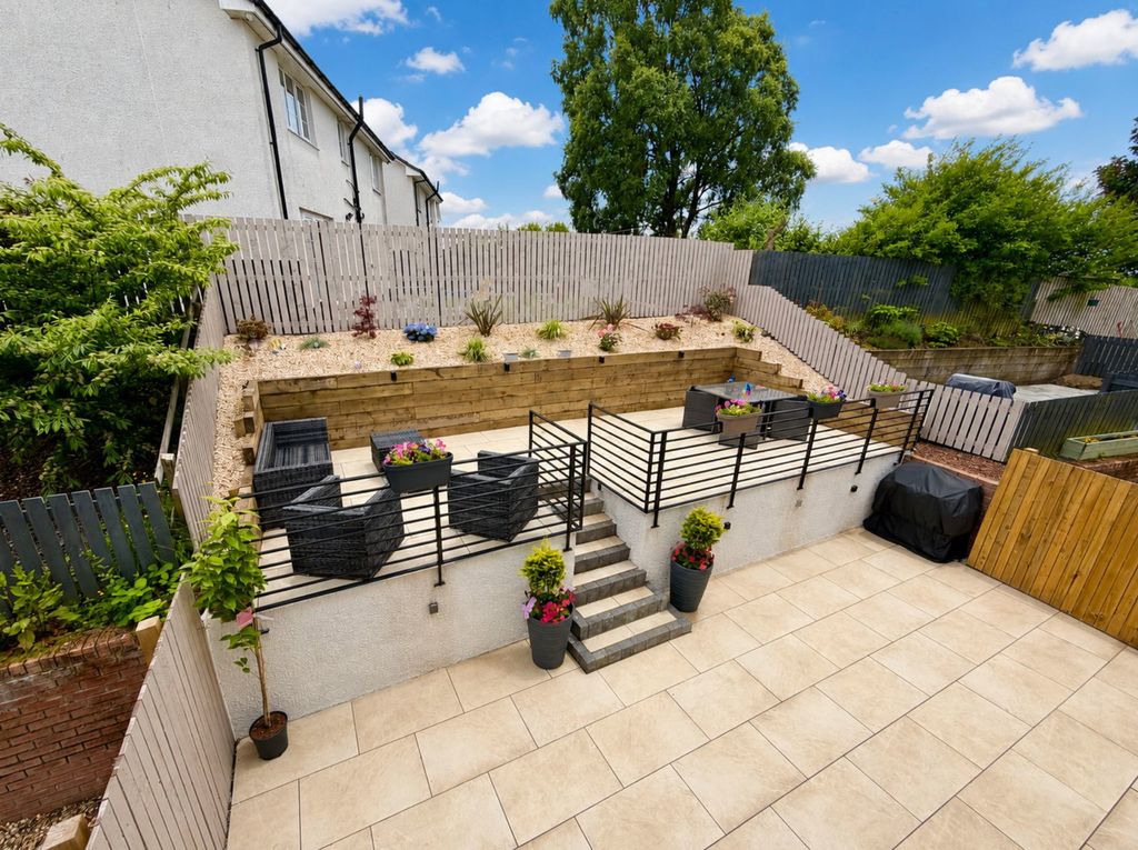 Property photo 2 of 37