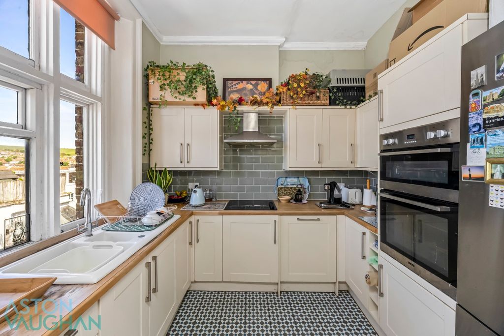Property photo 3 of 22 5075483