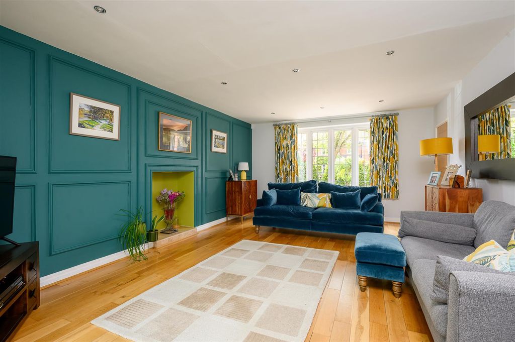 Property photo 3 of 38 Living Room