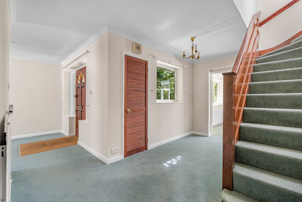 Property photo 3 of 21 Hall