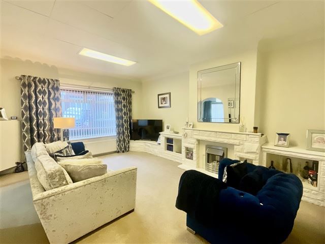 Property photo 2 of 21 Lounge