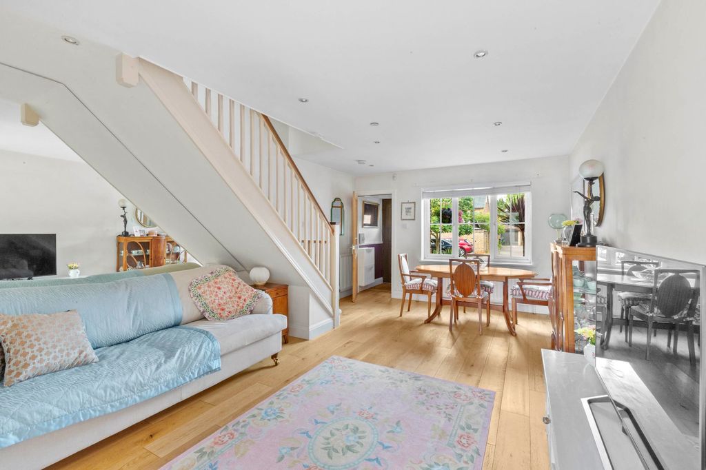 Property photo 3 of 10