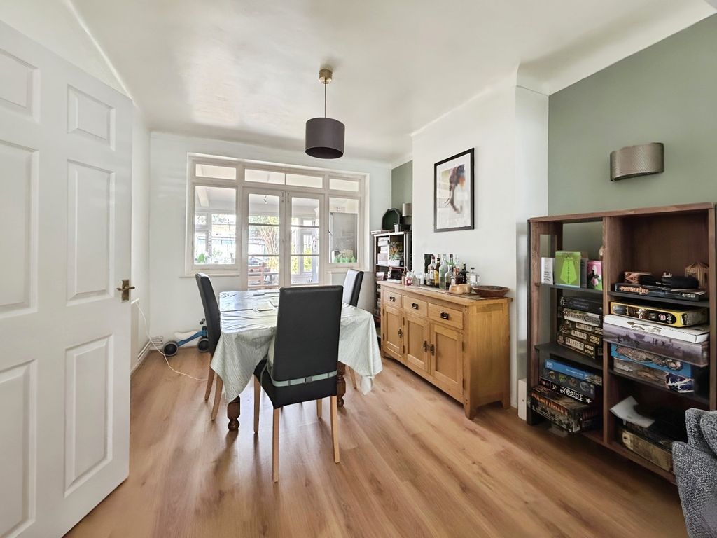 Property photo 3 of 19 02