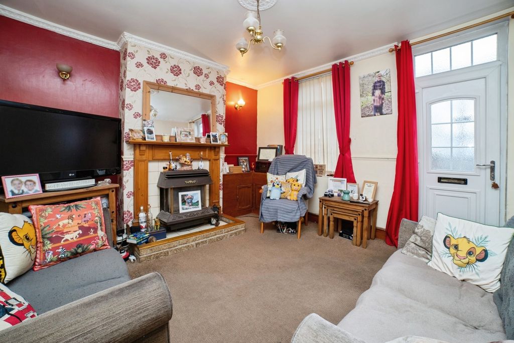 Property photo 2 of 16 Pbox-Img.Jpg