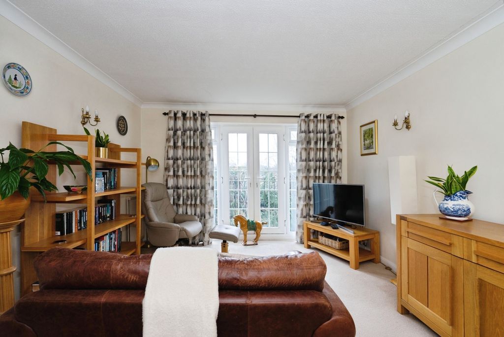 Property photo 1 of 10 Pbox-Img.Jpg