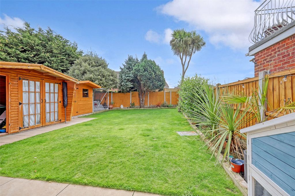 Property photo 2 of 25 Picture No. 24