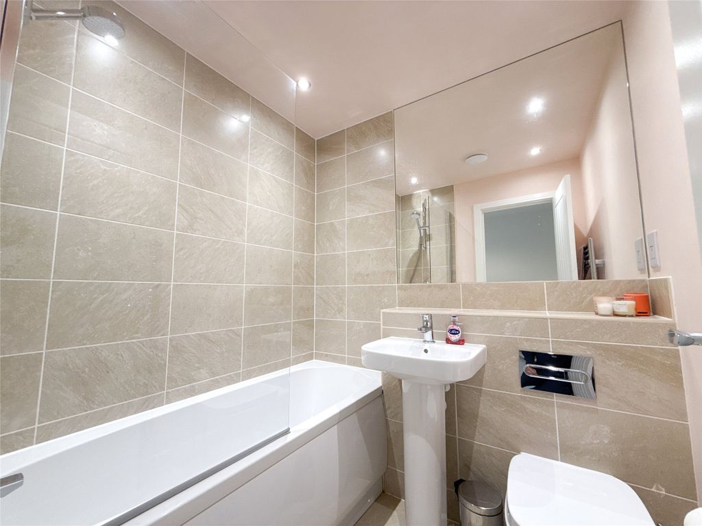 Property photo 3 of 20 Bathroom