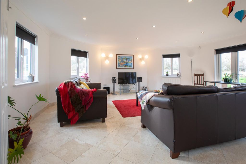 Property photo 3 of 15 3464-5.Jpg