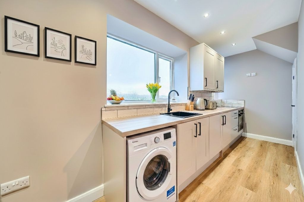 Property photo 2 of 11 Kitchen Rochdale Road