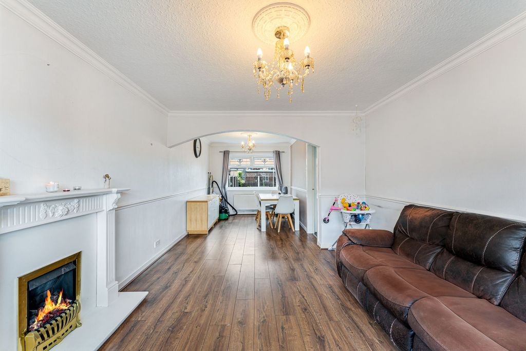 Property photo 2 of 21