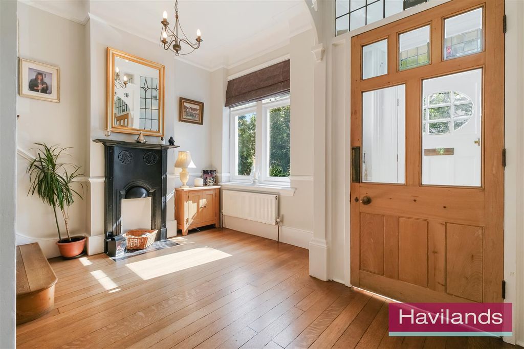 Property photo 2 of 21 Green Dragon Lane-17.Jpg