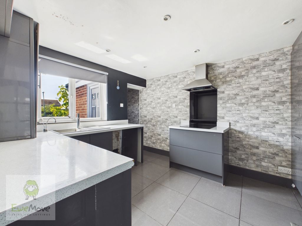 Property photo 2 of 19 Kitchen Dining Room