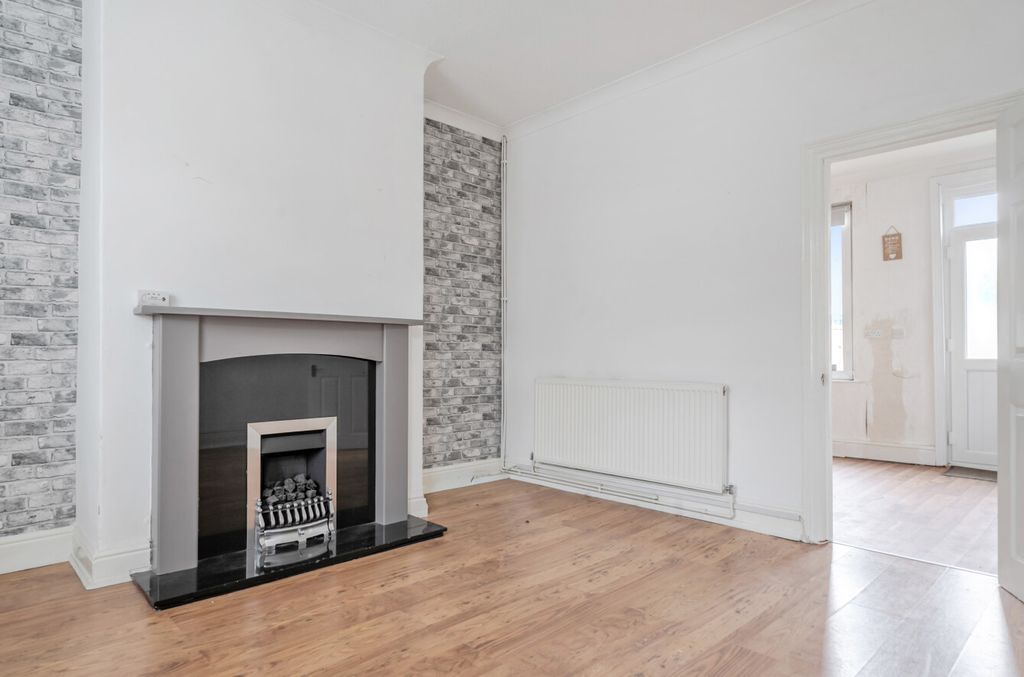 Property photo 3 of 11 1501384-2-6A74777...