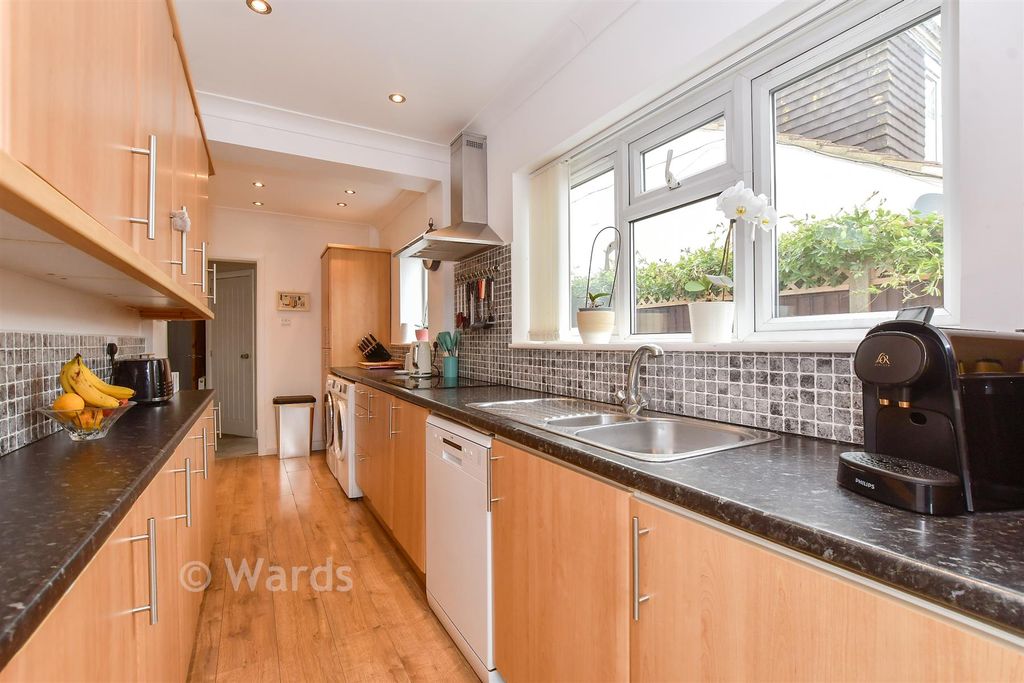 Property photo 2 of 15 Kitchen