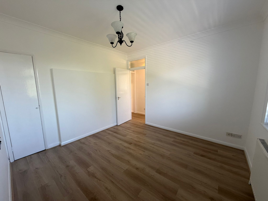 Property photo 3 of 8 Gallery