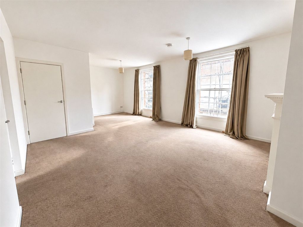 Property photo 2 of 8 Picture No. 20