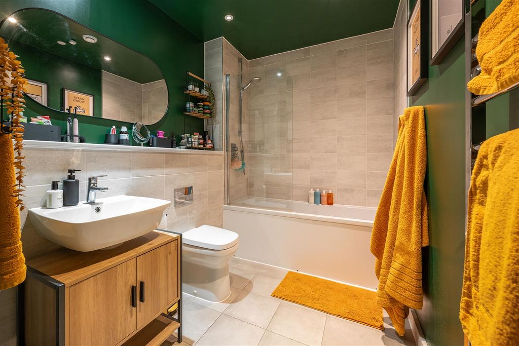 Additional image 17 of 3 bed flat for saleLena Kennedy Close, Highams Park E4