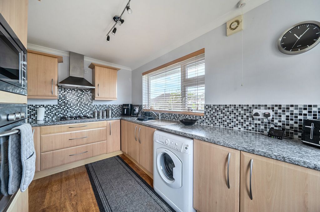 Property photo 2 of 11 14551842