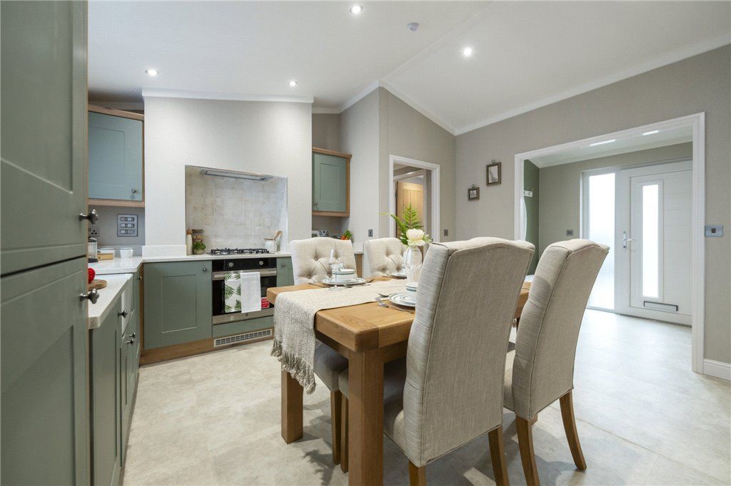 Property photo 2 of 28 Picture No. 13