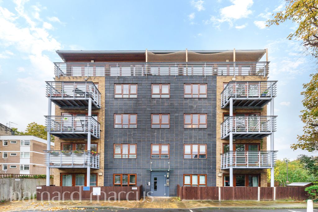 Property photo 1 of 9 Exterior