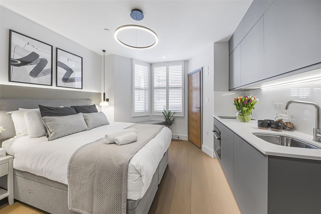 Property photo 1 of 13 One Stay - Studio 1 - Bedroom Image 5.Jpg