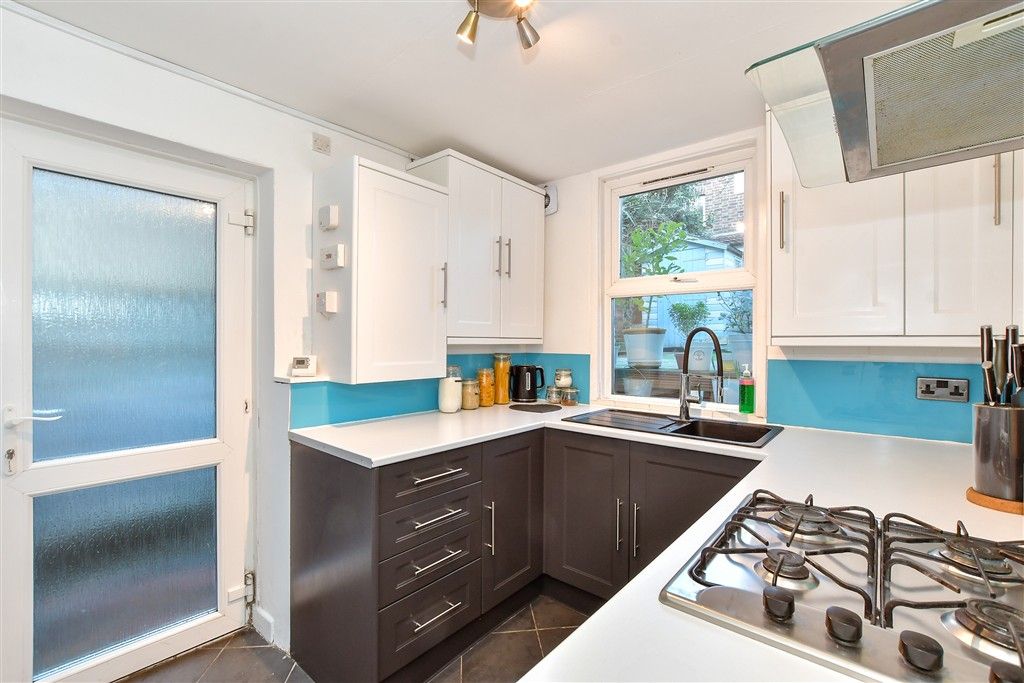 Property photo 3 of 7 Kitchen