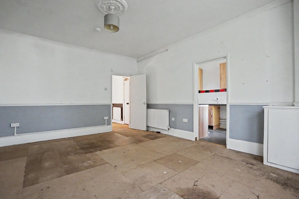 Property photo 3 of 12 15C Manor Park, Lewisham, London, Se13 5Qz