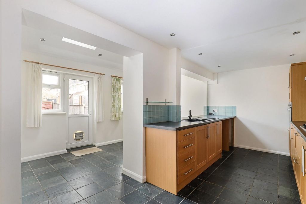 Property photo 2 of 18 Ph13_6485907.Jpg