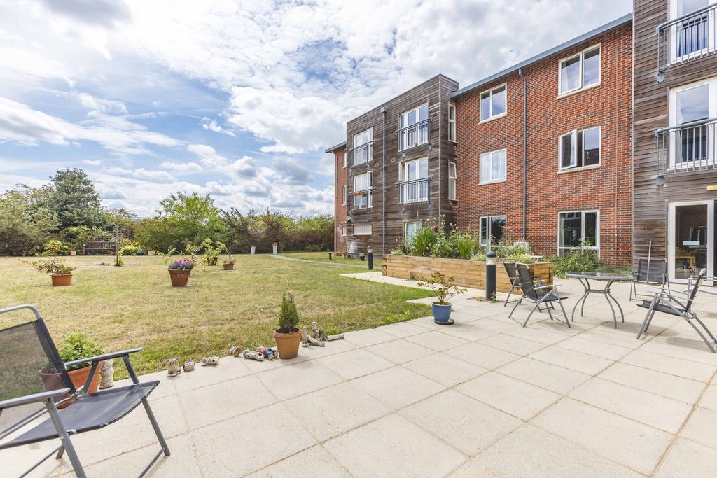 Property photo 2 of 12
