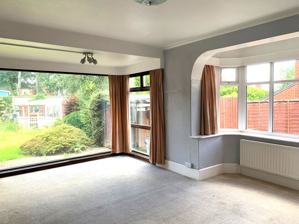 Property photo 3 of 14 W12