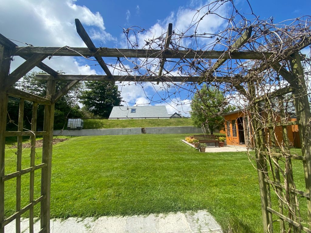 Property photo 3 of 16 5334042