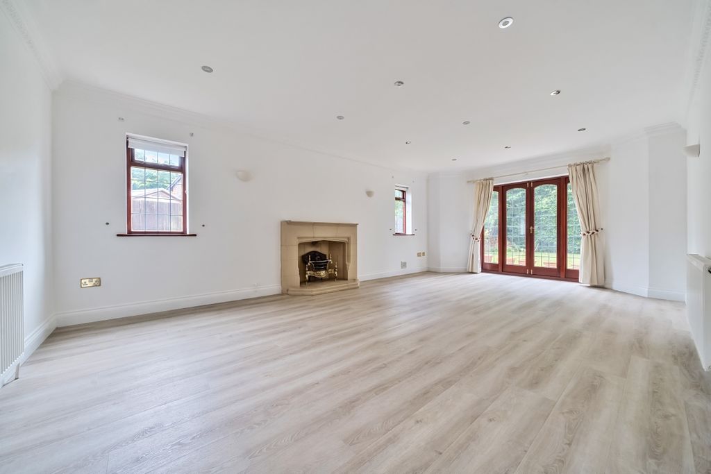 Property photo 2 of 16 1162502 (3)