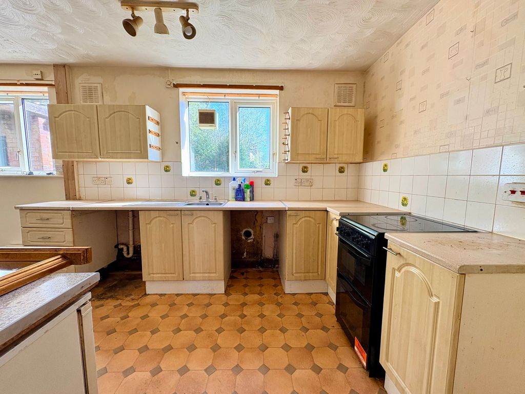 Property photo 2 of 22