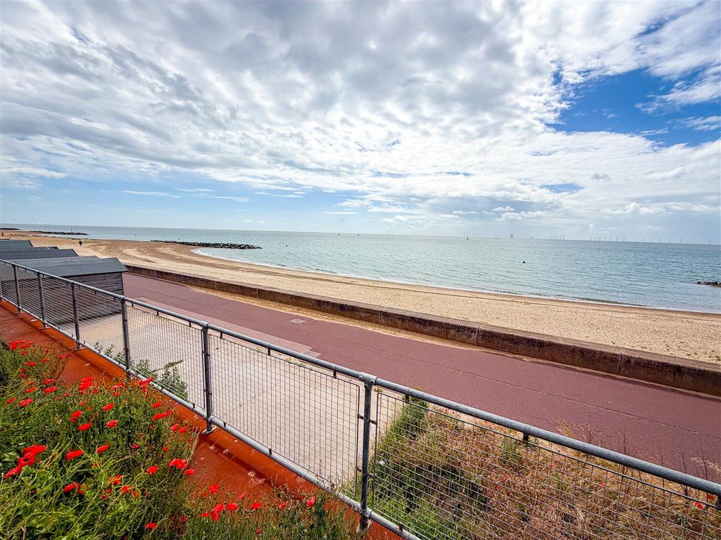 Property photo 2 of 10 Promenade View