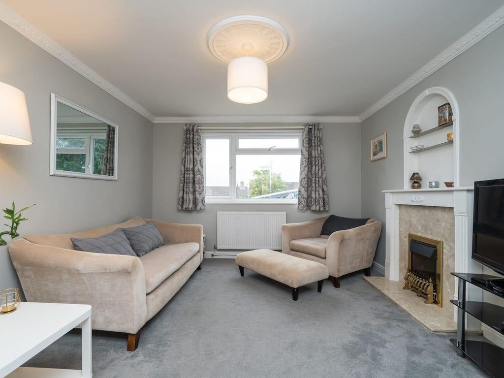 Property photo 2 of 12 9613d652-029B-47Cf-9